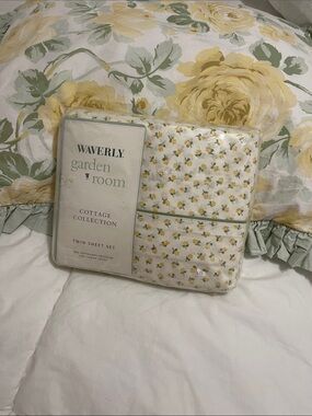 NWT Waverly garden room, cottage collection, twin sheet set